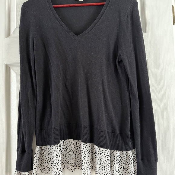 LOFT Black V Neck Cotton Lightweight Sweater Animal Print Ruffle Hem Size XS EUC - Picture 4 of 15